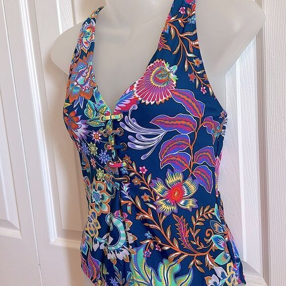 BCBGMAXAZRIA One Piece Swimsuit Bathing Suit Tummy Control Medium M NWT - Picture 6 of 10